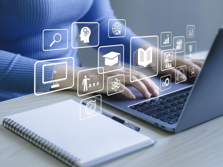 AnálisisEl derecho a la educación en entornos digitales más allá de la protección de los datos personales