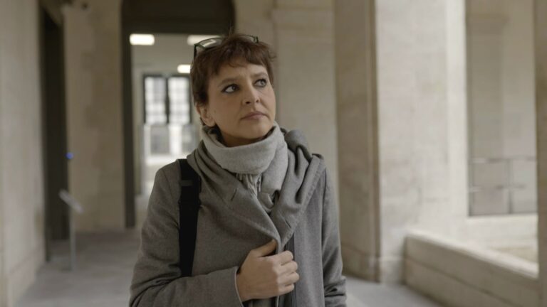 EntrevistaNajat Vallaud-Belkacem: «Tu hijo convivirá mañana con aquellos niños que ahora quieres evitar en la escuela»